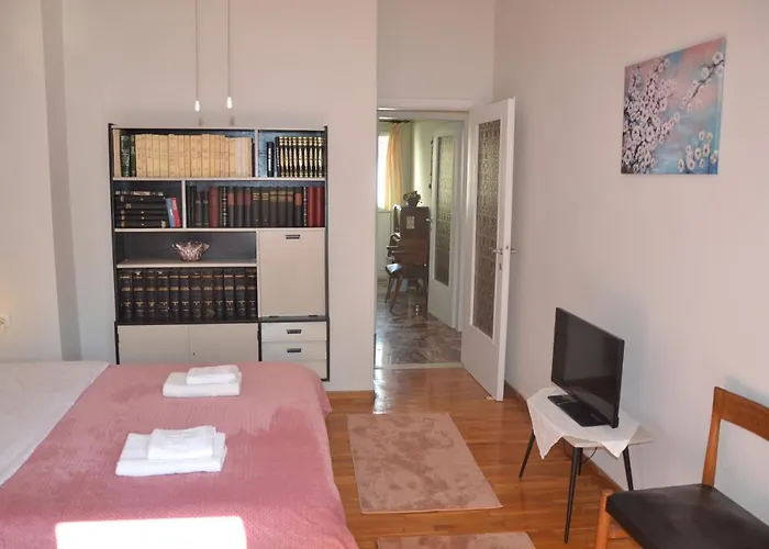 Daizy\'S Apartment